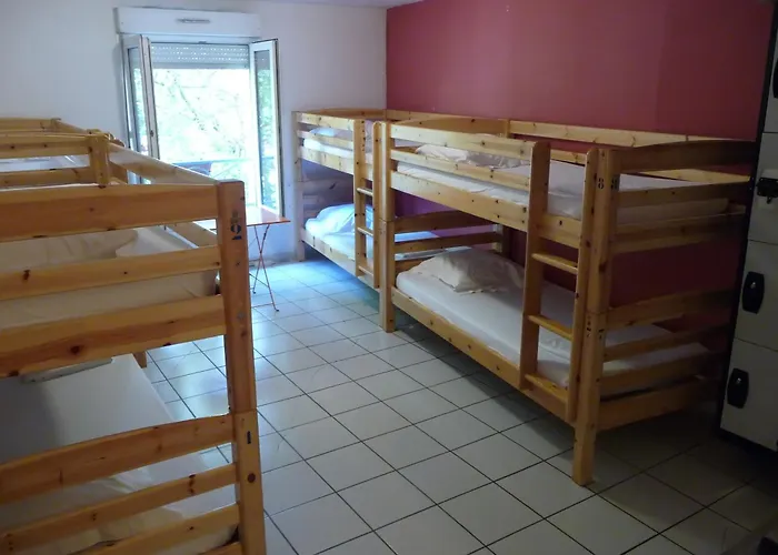 La Petite De Saint-sernin Hostel *