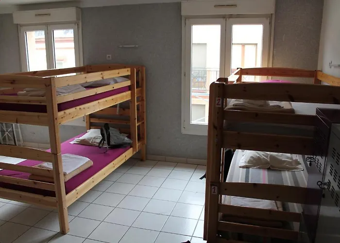 La Petite De Saint-sernin Hostel *